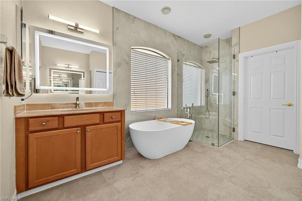 9174 River Otter DR, FORT MYERS FL 33912-17