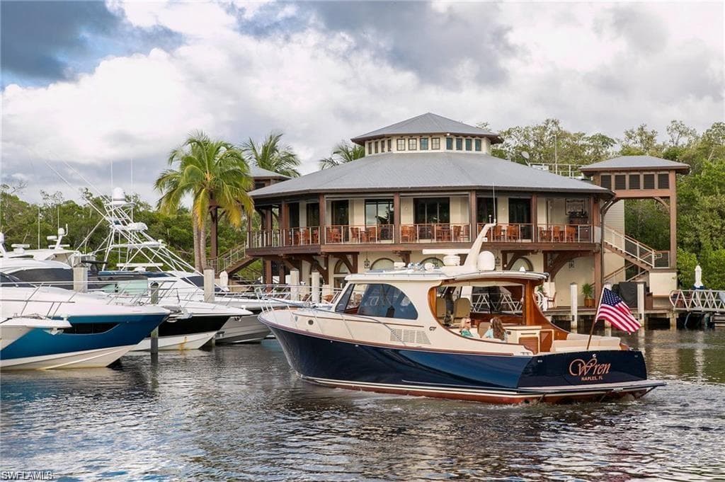 4613 Bayshore DR # B8, NAPLES FL 34112-22