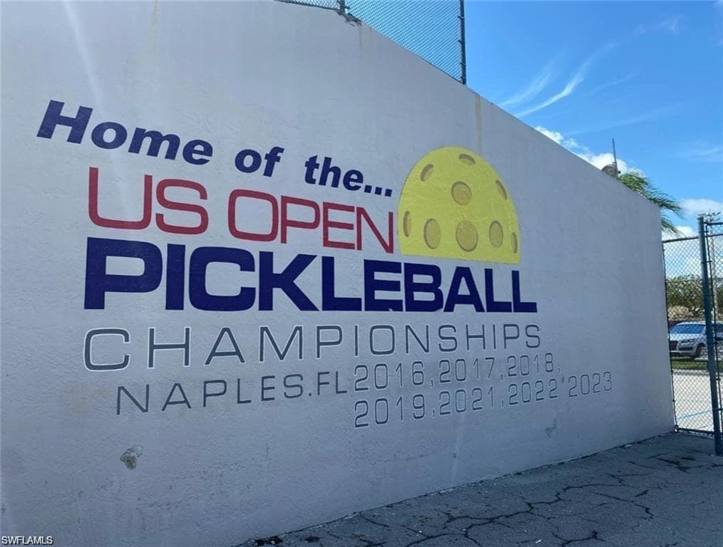 4613 Bayshore DR # B8, NAPLES FL 34112-20