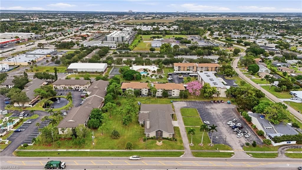 2079 Barkeley LN # 24, FORT MYERS FL 33907-30