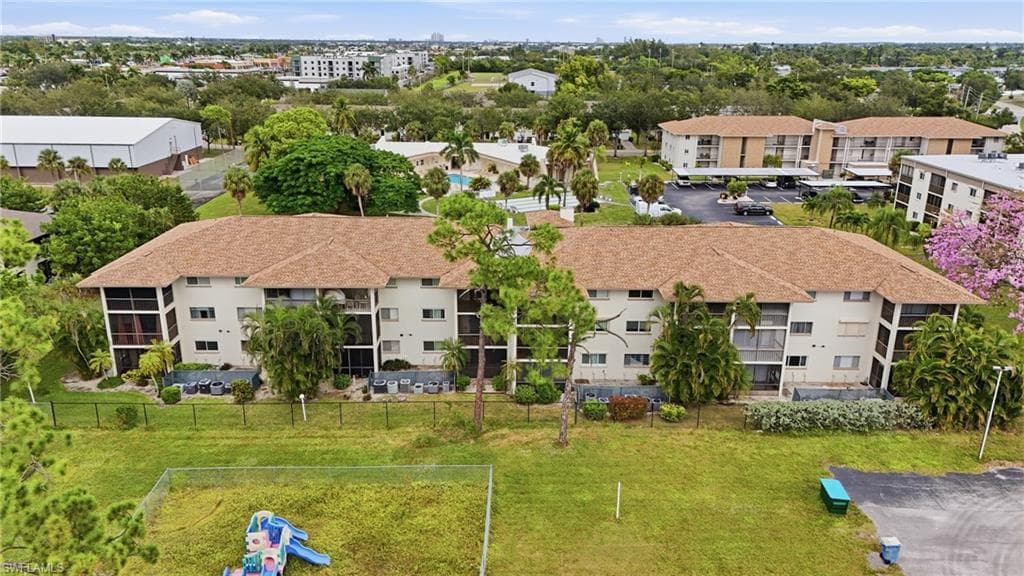 2079 Barkeley LN # 24, FORT MYERS FL 33907-28