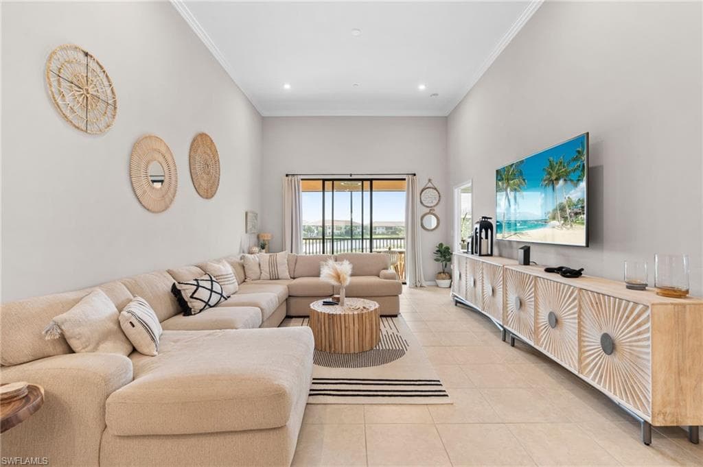 9402 Pocida CT # 202, NAPLES FL 34119-5