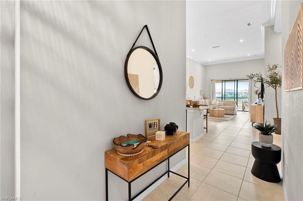 9402 Pocida CT # 202, NAPLES FL 34119-9