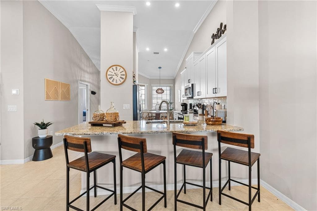 9402 Pocida CT # 202, NAPLES FL 34119-13