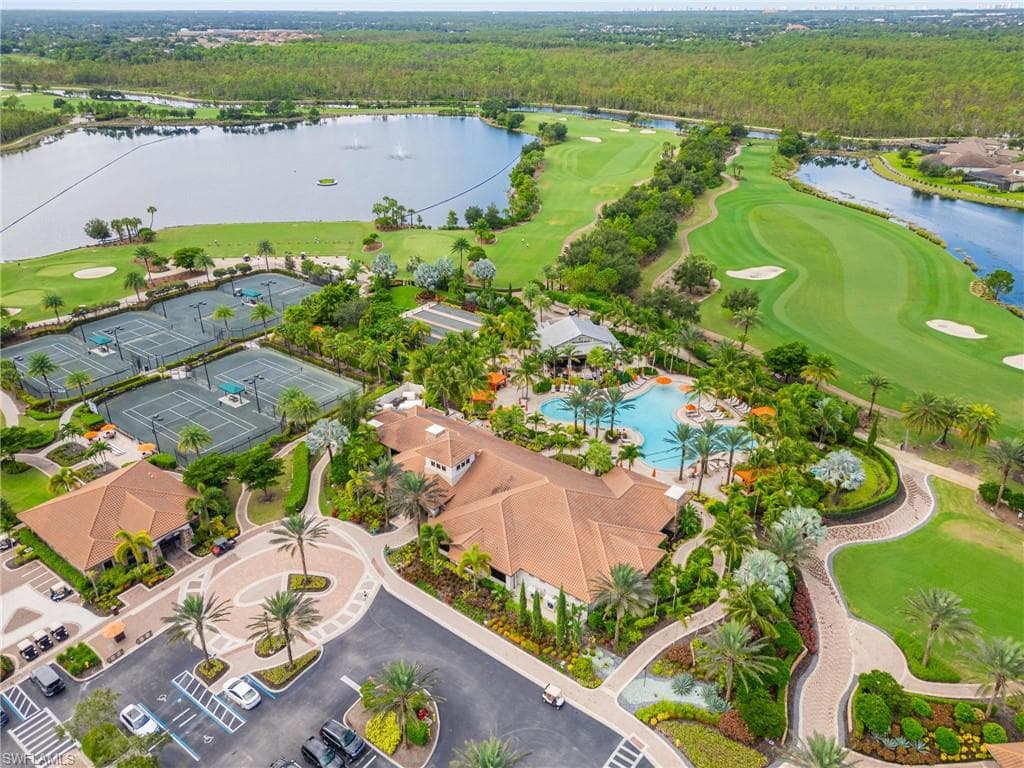 9402 Pocida CT # 202, NAPLES FL 34119-28