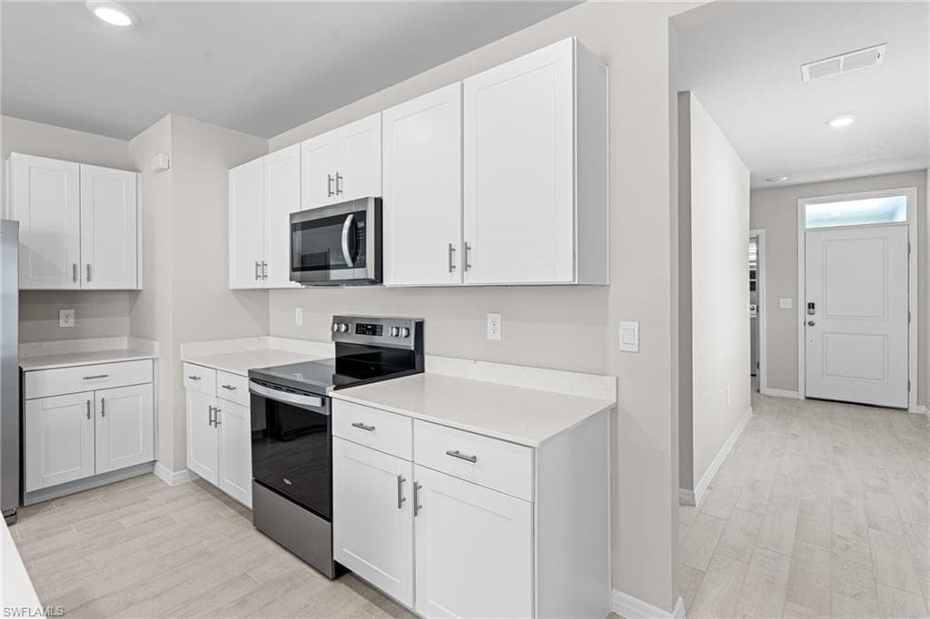 1150 Brooklands DR, FORT MYERS FL 33905-8