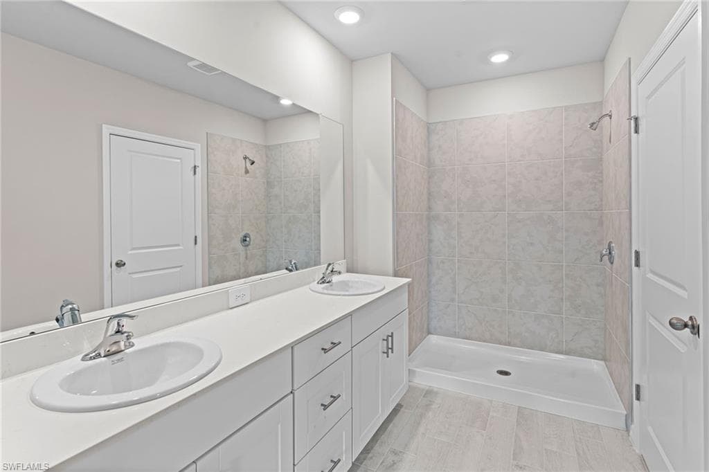 1150 Brooklands DR, FORT MYERS FL 33905-14