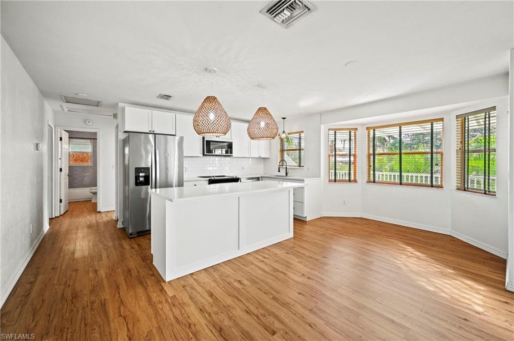 1570 Avion PL, NAPLES FL 34104-4