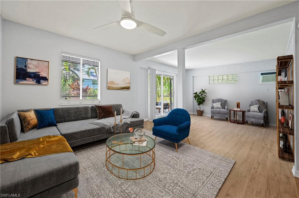 1570 Avion PL, NAPLES FL 34104-17