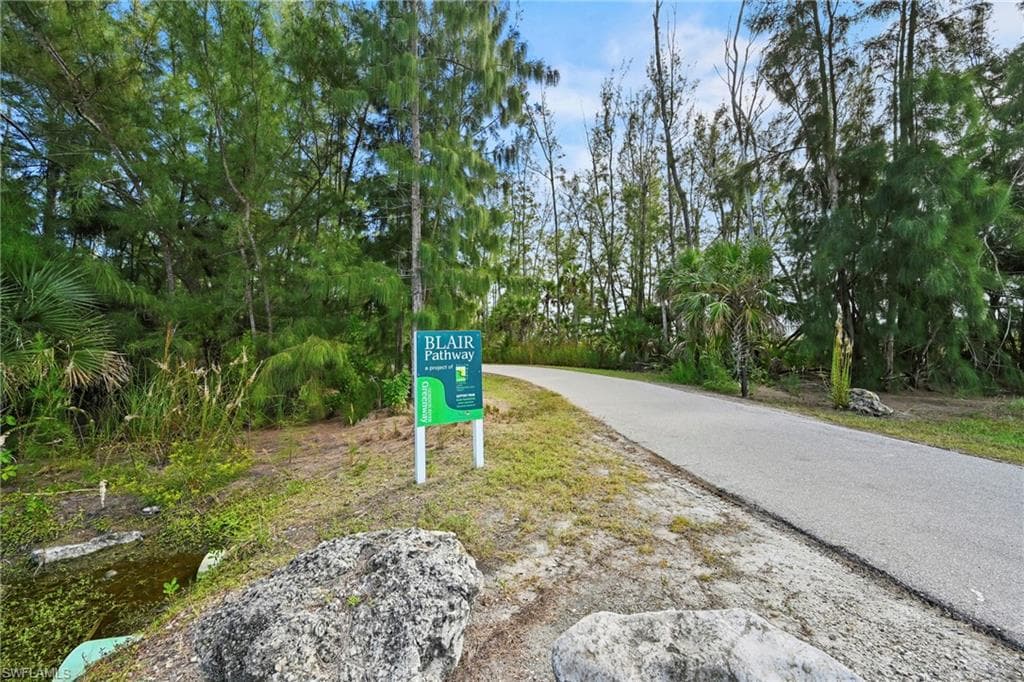 1570 Avion PL, NAPLES FL 34104-30