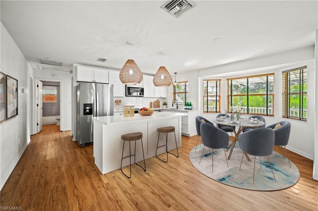 1570 Avion PL, NAPLES FL 34104-3