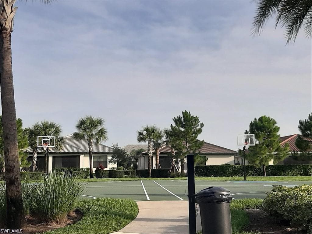 2049 Fairmont LN, NAPLES FL 34120-37