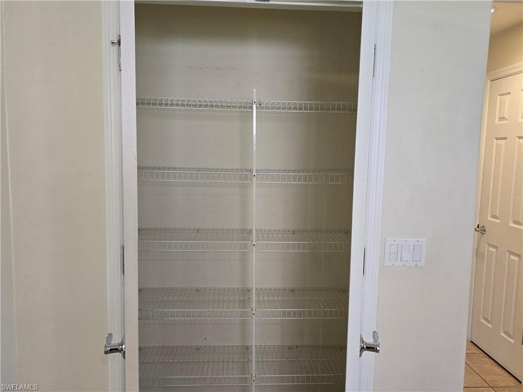 2049 Fairmont LN, NAPLES FL 34120-13