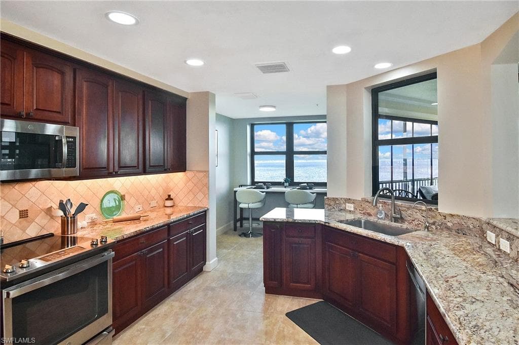 11600 Court Of Palms 606-11