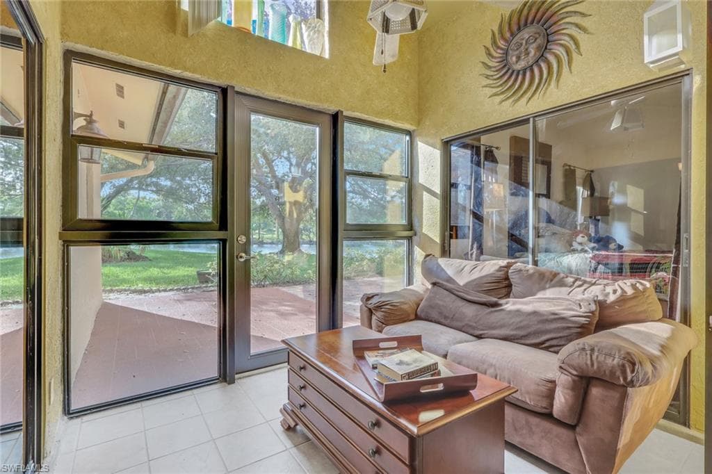 5284 Concord WAY, FORT MYERS FL 33907-15