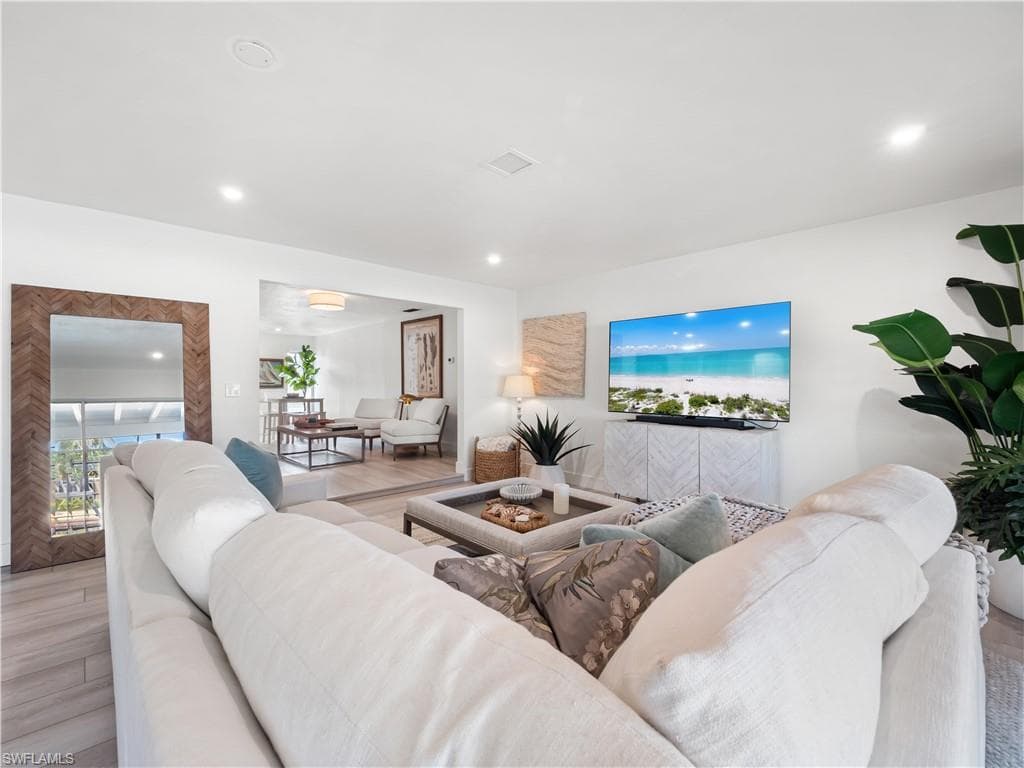 775 Cal Cove DR, FORT MYERS FL 33919-15