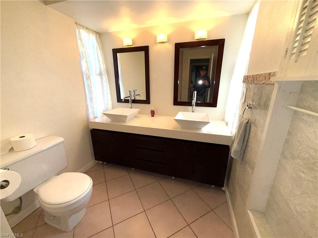 537 Landmark DR, NAPLES FL 34112-21