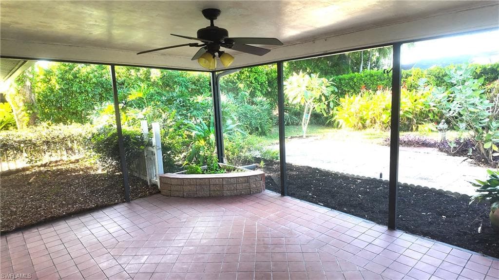 537 Landmark DR, NAPLES FL 34112-27