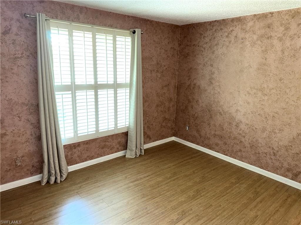 537 Landmark DR, NAPLES FL 34112-17