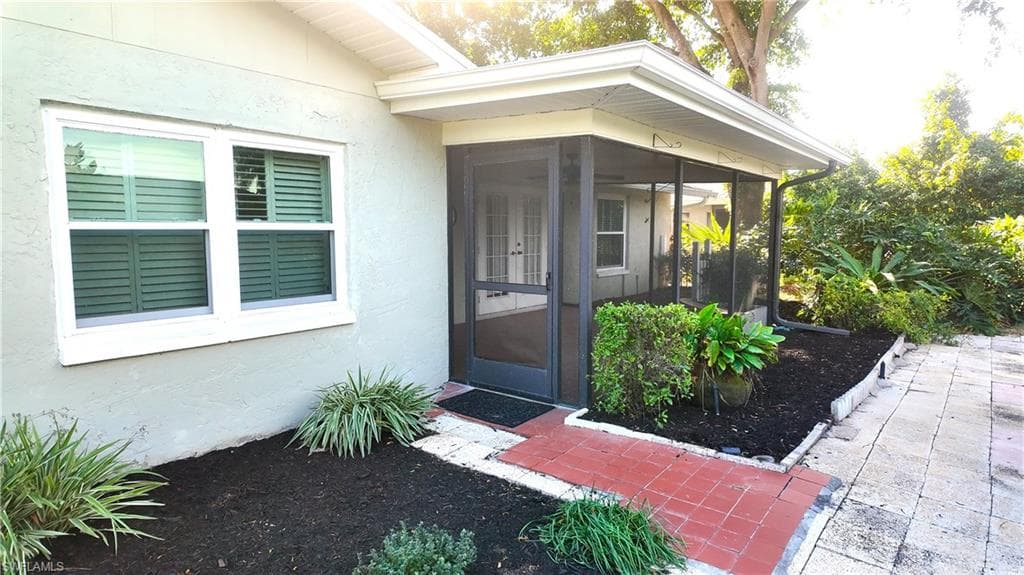 537 Landmark DR, NAPLES FL 34112-30