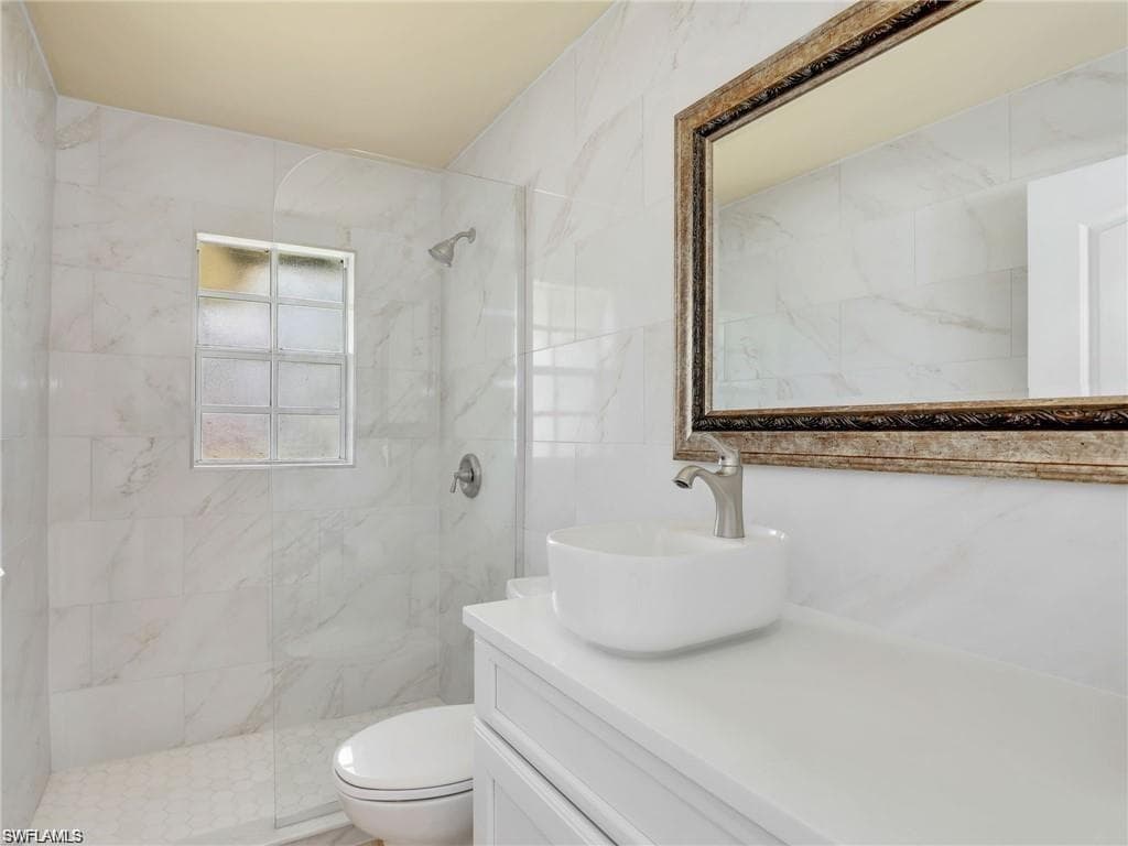 11526 Forest Mere DR, BONITA SPRINGS FL 34135-14