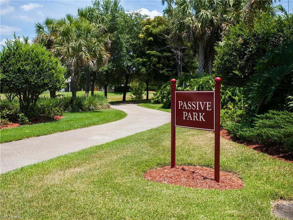 1381 Areca CV, NAPLES FL 34119-32