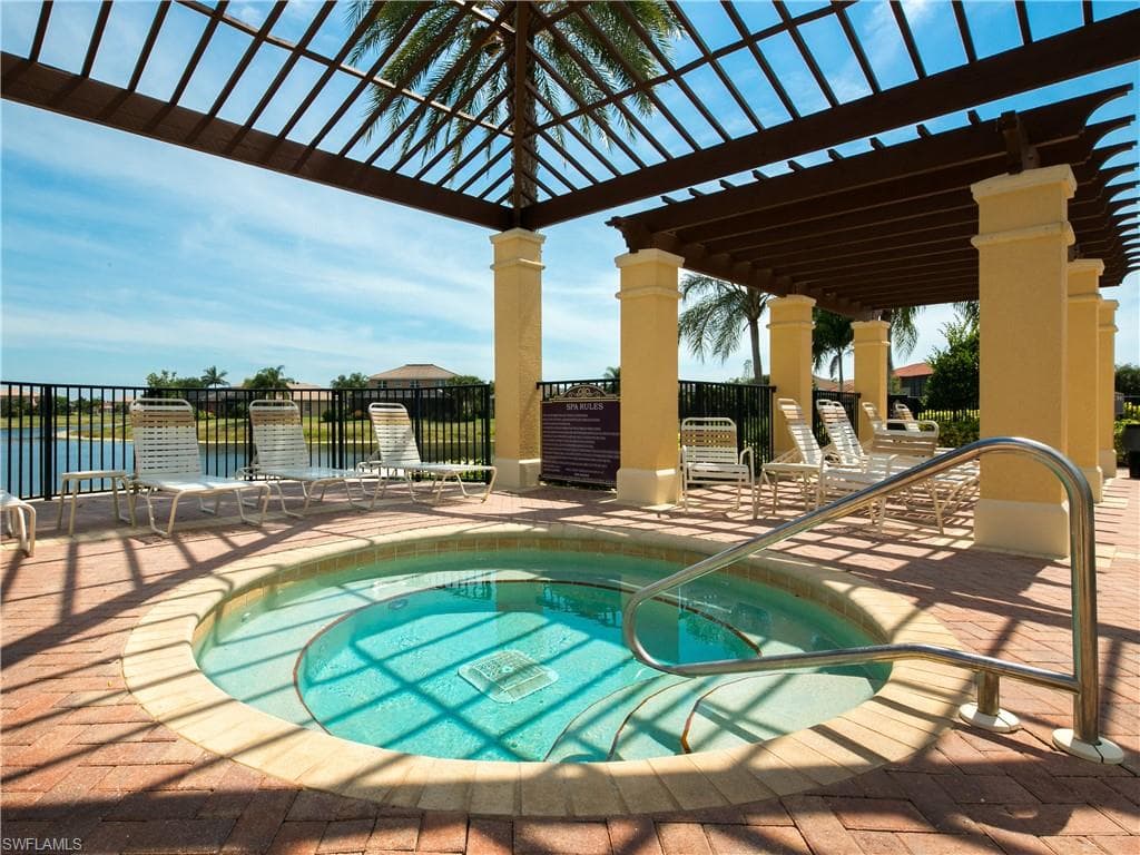 1381 Areca CV, NAPLES FL 34119-24