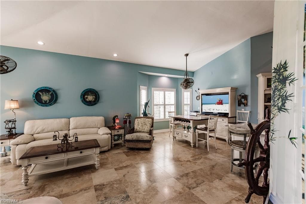 12122 Siesta DR, FORT MYERS BEACH FL 33931-6
