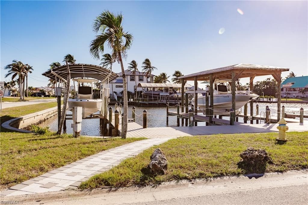 12122 Siesta DR, FORT MYERS BEACH FL 33931-2