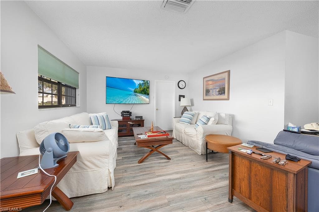 1513 Edgewater CIR, FORT MYERS FL 33919-5