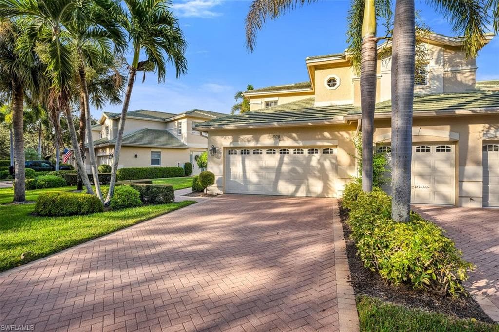 608 Vintage Reserve LN # 24C, NAPLES FL 34119-1