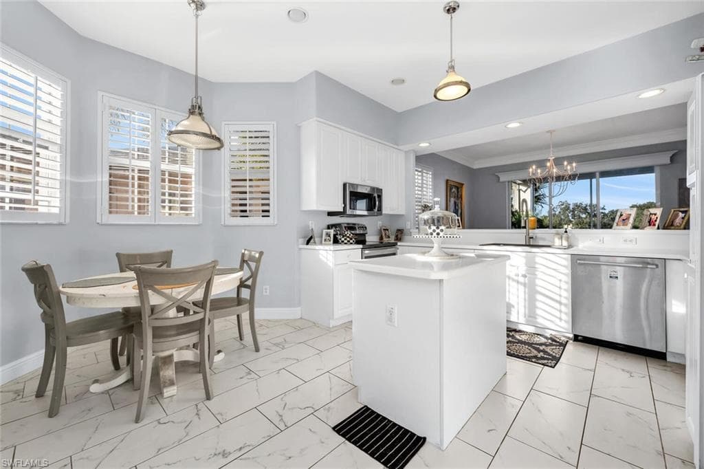 608 Vintage Reserve LN # 24C, NAPLES FL 34119-10