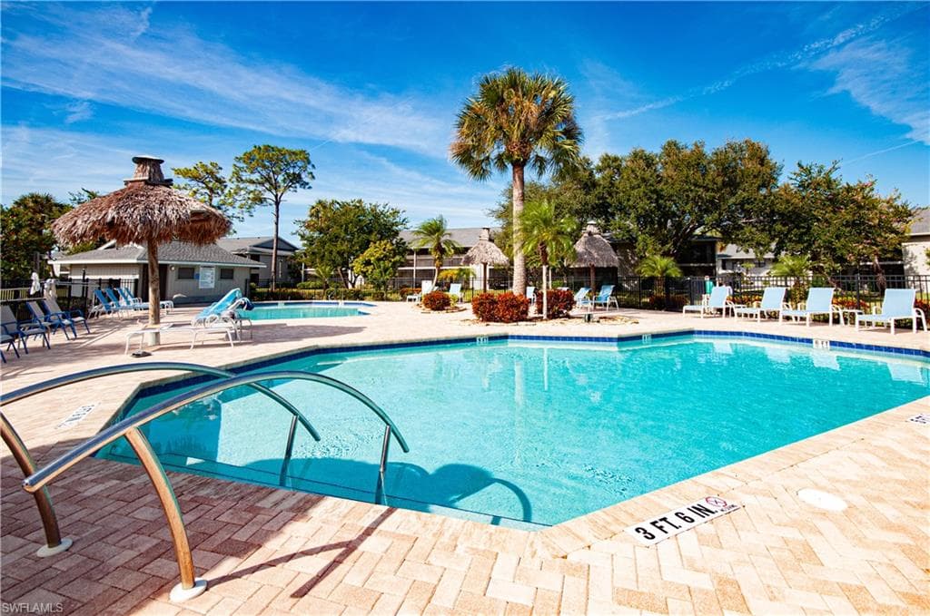 1208 Commonwealth CIR # J103, NAPLES FL 34116-26
