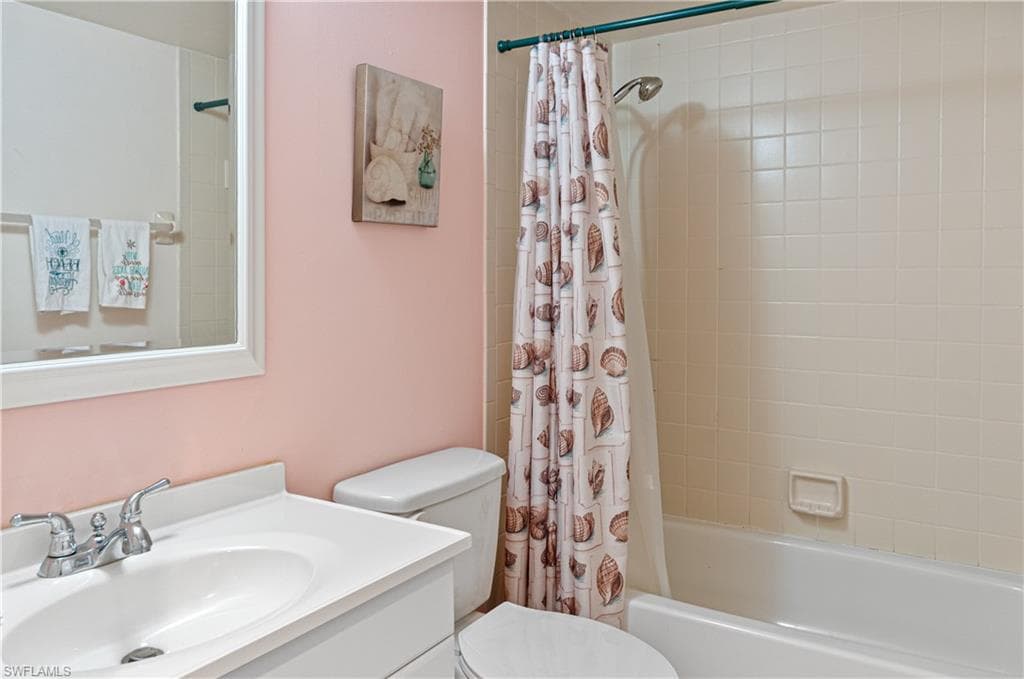 1208 Commonwealth CIR # J103, NAPLES FL 34116-19