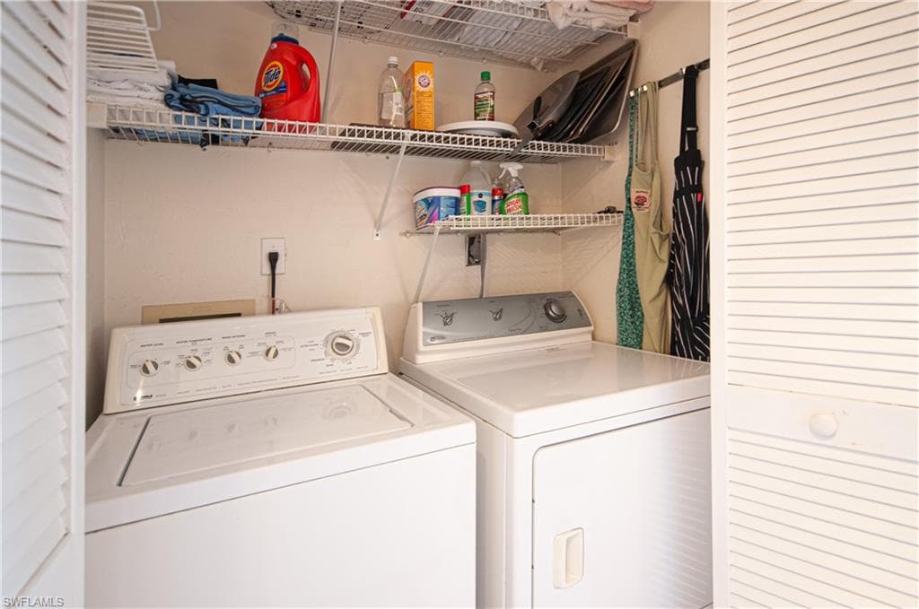 1208 Commonwealth CIR # J103, NAPLES FL 34116-23
