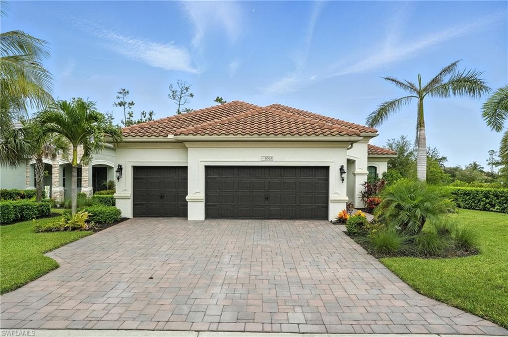 8368 Preserve Point DR, FORT MYERS FL 33912-1