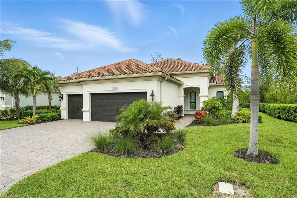 8368 Preserve Point DR, FORT MYERS FL 33912-32