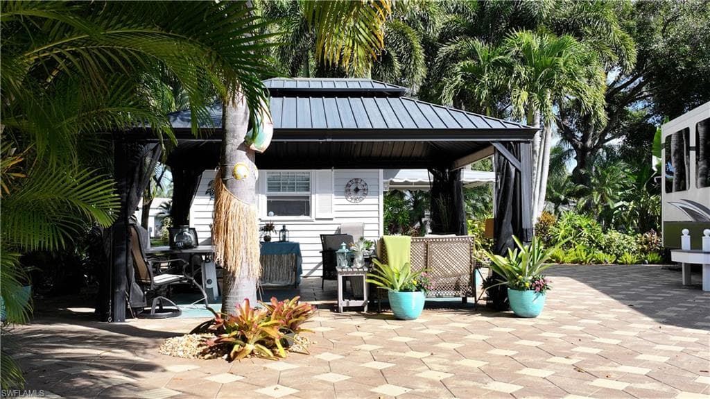 5651 Maplewood CT, FORT MYERS FL 33905-9