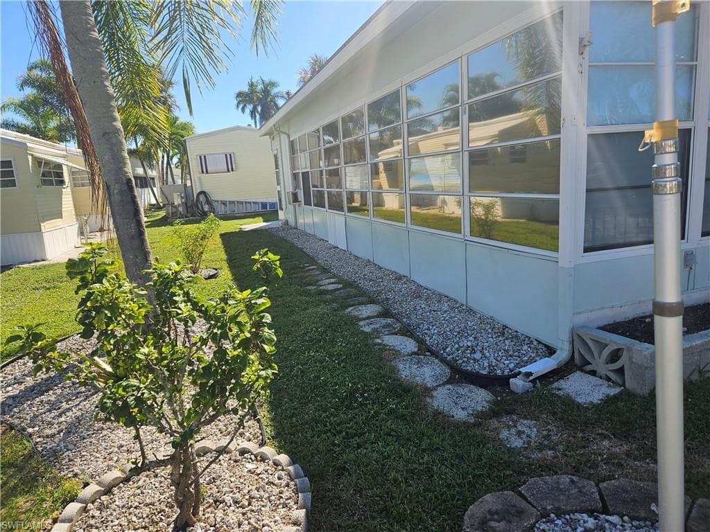 9 Garnet DR # 9G, NAPLES FL 34114-2