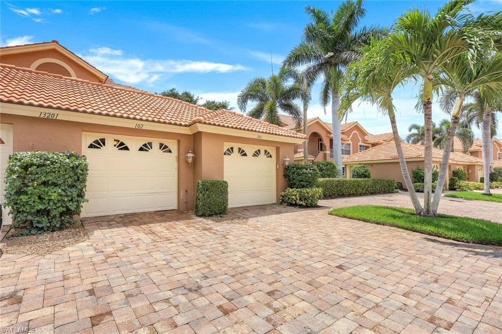 13201 Sherburne CIR # 102, BONITA SPRINGS FL 34135-17