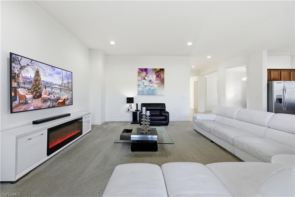 4573 Tamarind WAY, NAPLES FL 34119-4