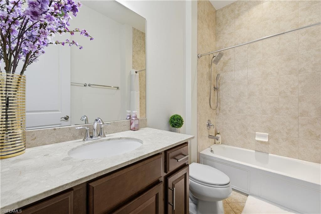 4573 Tamarind WAY, NAPLES FL 34119-19