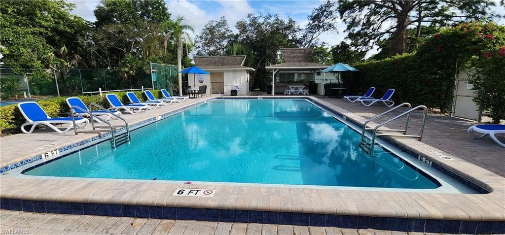 1747 Sandpiper ST # B, NAPLES FL 34102-26