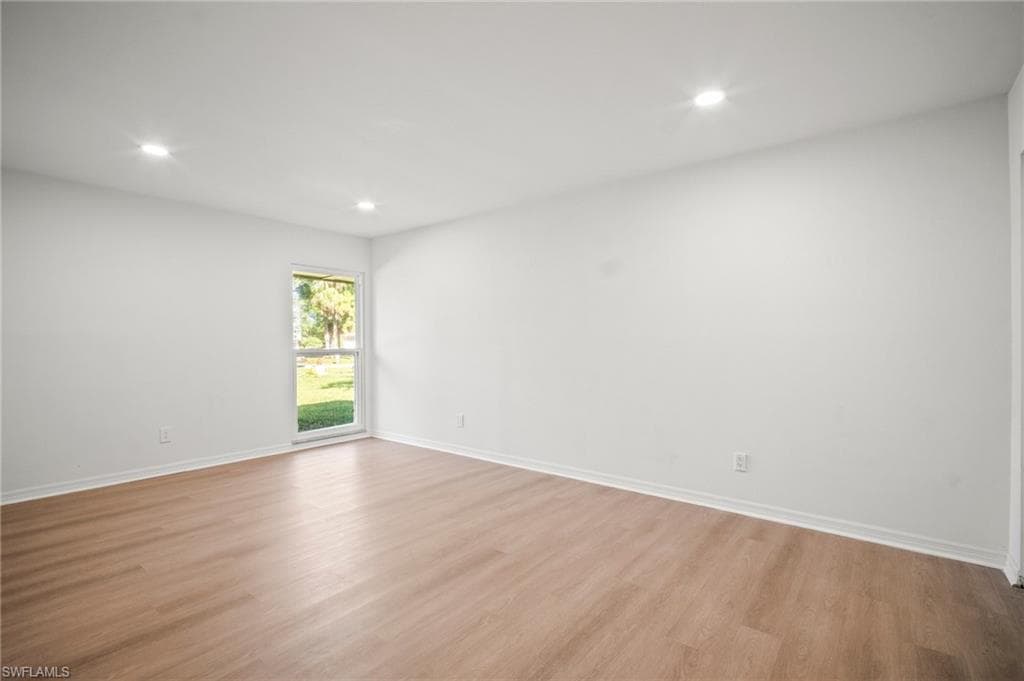 4293 island CIR # 2, FORT MYERS FL 33919-22