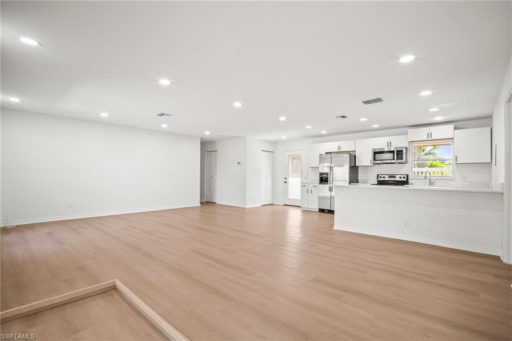 4293 island CIR # 2, FORT MYERS FL 33919-11