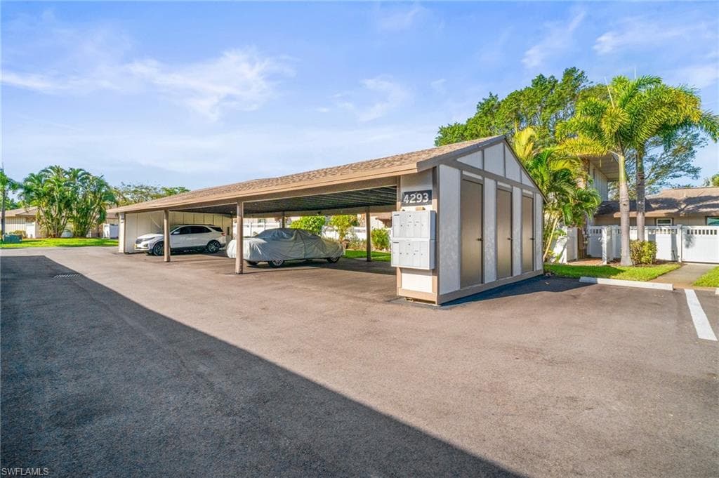 4293 island CIR # 2, FORT MYERS FL 33919-2