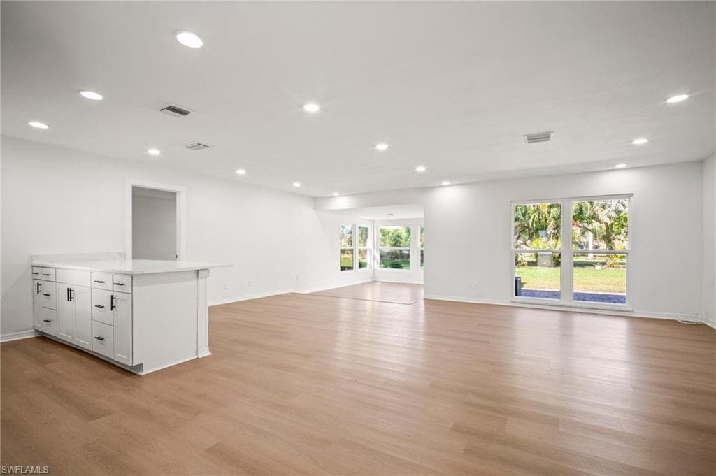 4293 island CIR # 2, FORT MYERS FL 33919-10