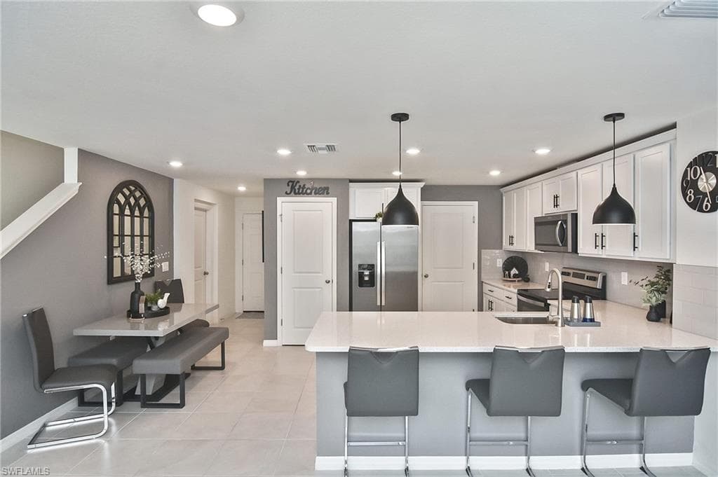 6360 Brant Bay BLVD # 104, NORTH FORT MYERS FL 33917-24