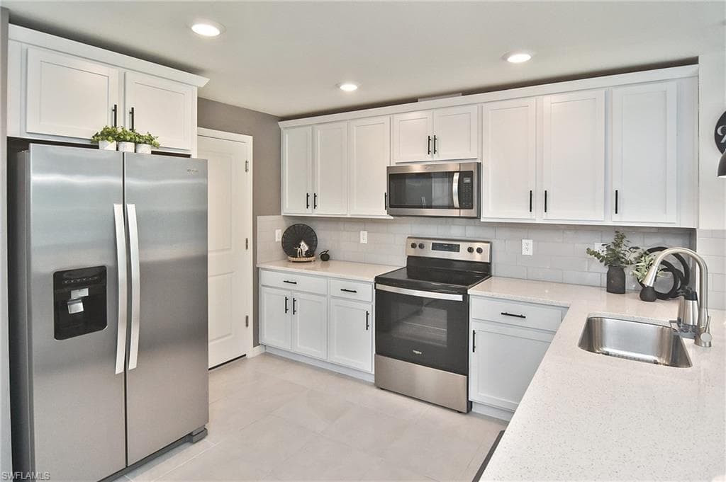 6360 Brant Bay BLVD # 104, NORTH FORT MYERS FL 33917-26