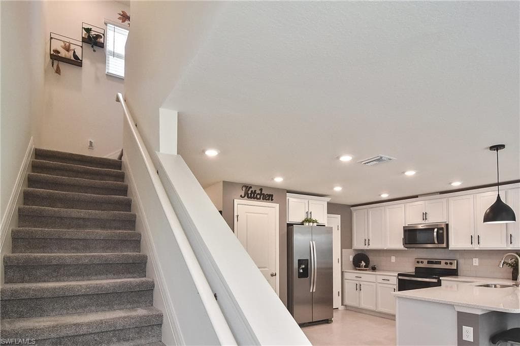 6360 Brant Bay BLVD # 104, NORTH FORT MYERS FL 33917-7